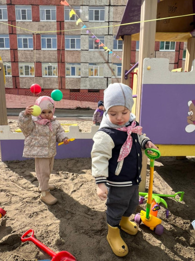 Вышел зайчик погулять Вышел зайчик погулять.